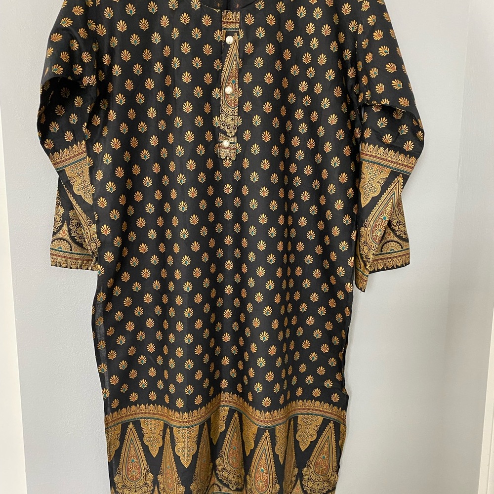 Elegant Black and Gold Women's Kurti